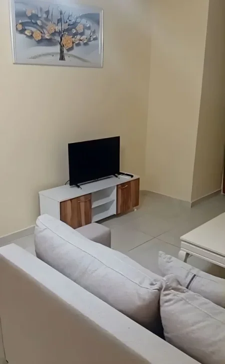 Tirane, jepet me qera apartament 1+1+Ballkon Kati 2, 82 m² 450 € (e diskutueshme) (Astir, Kompleksi Fratari)