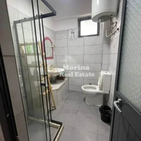 Tirane, jepet me qera garsonier Kati 2, 40 m² 450 € (Shkolla e Bashkuar)