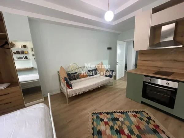 Tirane, jepet me qera garsonier Kati 2, 40 m² 450 € (Shkolla e Bashkuar)