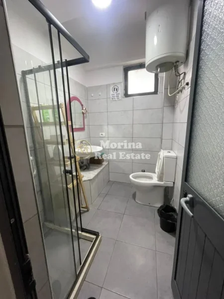 Tirane, jepet me qera garsonier Kati 2, 40 m² 450 € (Shkolla e Bashkuar)