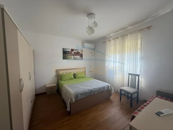 Tirane, jepet me qera apartament 2+1 Kati 5, 93 m² 400 € (FRESK , Auto Kalaja)