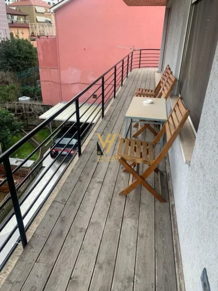 Tirane, jepet me qera apartament 3+1+Ballkon Kati 3, 120 m² 520 € (STACIONI I TRENIT)