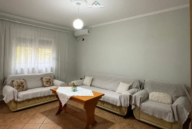 Tirane, jepet me qera apartament 1+1 Kati 2, 70 m² 520 € (Rruga Pandi Dardha)