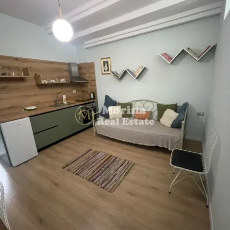 Tirane, jepet me qera garsonier Kati 2, 40 m² 450 € (Shkolla e Bashkuar)