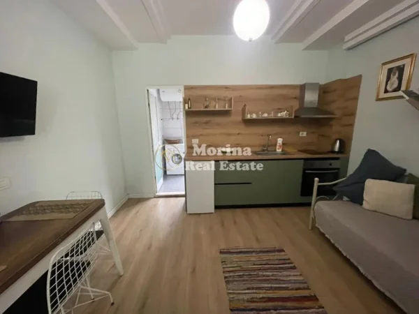 Tirane, jepet me qera garsonier Kati 2, 40 m² 450 € (Shkolla e Bashkuar)