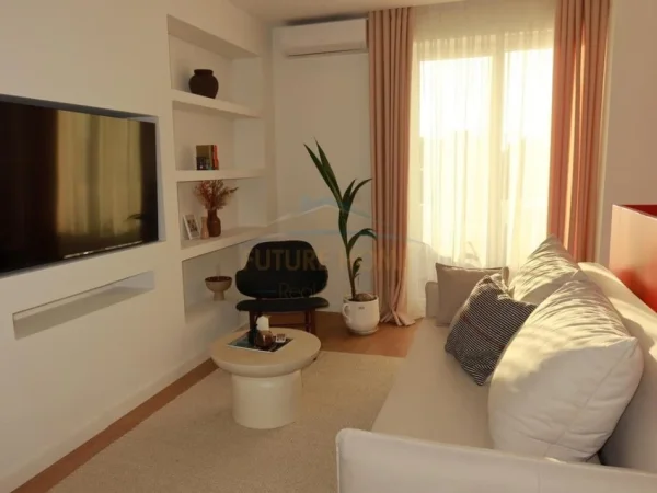 Tirane, jepet me qera apartament 1+1 Kati 7, 800 € (myslym shyr)