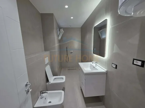 Tirane, shitet apartament 2+1 Kati 1, 74 m² 165.000 € 