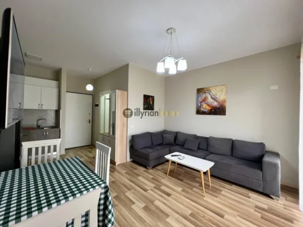 Tirane, jepet me qera apartament 1+1+Ballkon Kati 6, 60 m² 600 € (“Gjimnazi Partizani”, Tiranë)