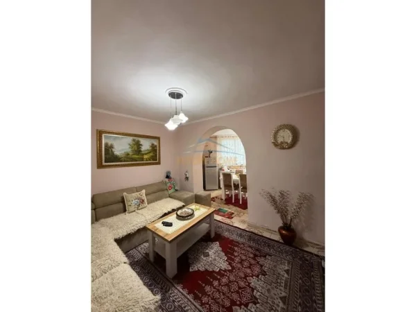 Tirane, shitet apartament 3+1 Kati 3, 135 m² 170.000 € 