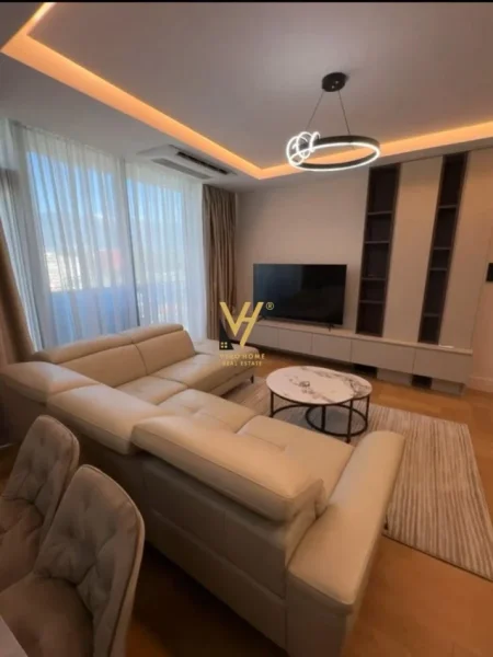 Tirane, shitet apartament 2+1+Ballkon Kati 6, 116 m² 650.000 € (LIQENI ARTIFICIAL)