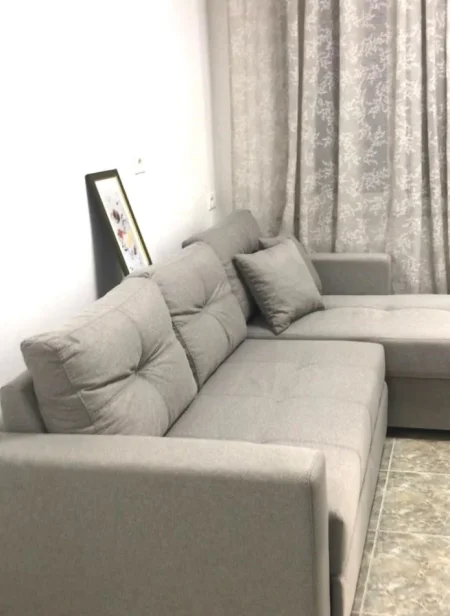 JEPET APARTAMENT ME QIRA 2+1 TEK RRUGA E DIBRËS  , 550 €URO