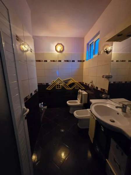 Durres, shitet apartament , 250 m² 185.000 € (lagja nr . 15)