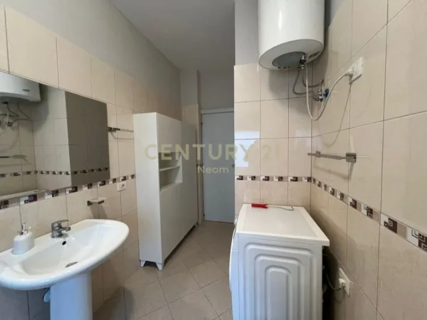 Tirane, jepet me qera apartament 1+1 Kati 4, 113 m² 600 € (Liqeni i Thate Neom133163)