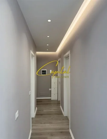 Tirane, jepet me qera apartament 2+1 Kati 8, 110 m² 900 € (DON BOSKO)