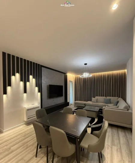 Tirane, jepet me qera apartament 2+1+Ballkon Kati 5, 100 m² 800 € (tek Emerald Center)