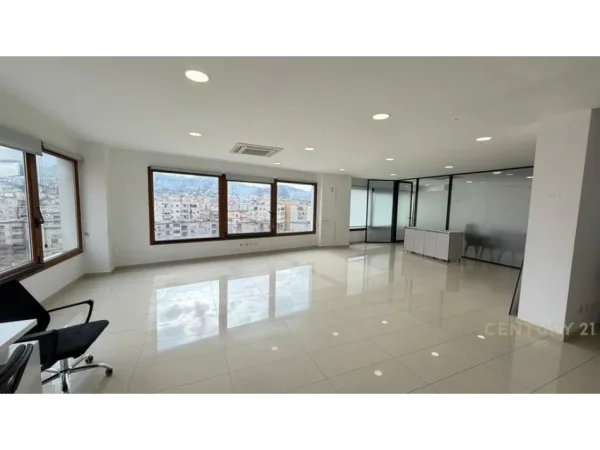 Tirane, jepet me qera ambjent biznesi Kati 6, 187 m² 2.500 € (Delijorgji)