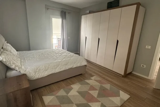 Tirane, jepet me qera apartament Kati 4, 100 m² 500 € (Rruga Muhamet Deliu)