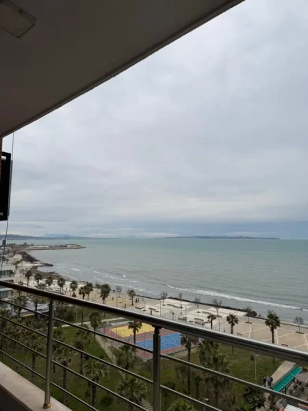 Durres, jepet me qera apartament 3+1+Ballkon Kati 7, 110 m² 1.000 € (vollga)