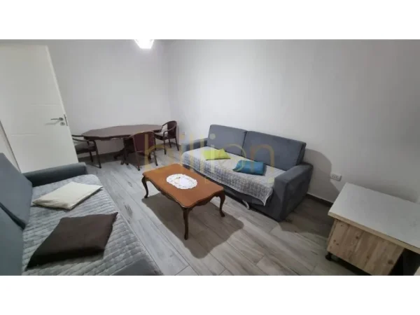 Tirane, jepet me qera 2+1 , 80 m² 500 € (Don Bosco)