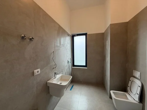 Tirane, shitet apartament 3+1+2 , 133 m² 42.000.009 Lek (QENDËR, Tiranë)