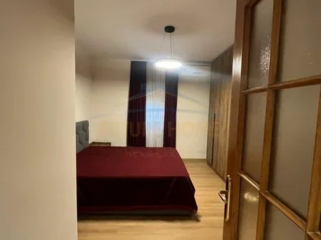 Tirane, jepet me qera apartament 2+1 Kati 6, 68 m² 650 € 