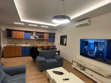 Tirane, jepet me qera apartament 2+1 Kati 6, 68 m² 650 € 