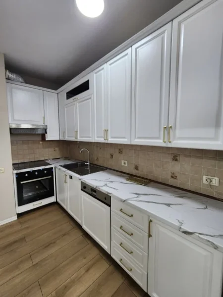 Jepet me Qera: Ultra Apt. 2+1+2wc & 1 P. Parkimi ( 📍Qendër / Toptani ) Hera e parë me qera || 100% e re ✨️ 1000€ / Muaji 💶