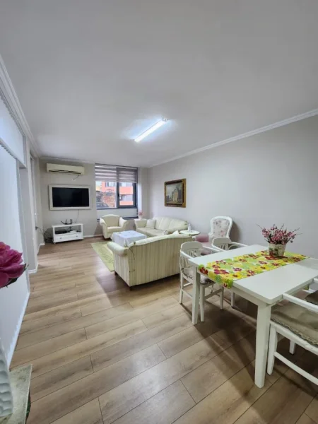 Jepet me Qera: Ultra Apt. 2+1+2wc & 1 P. Parkimi ( 📍Qendër / Toptani ) Hera e parë me qera || 100% e re ✨️ 1000€ / Muaji 💶