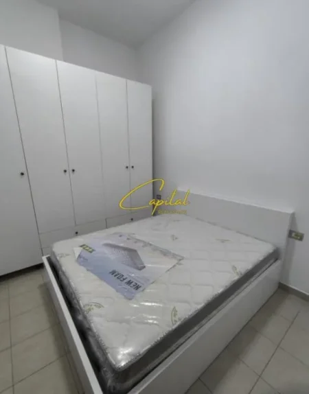 Tirane, jepet me qera apartament 1+1 Kati 1, 40 m² 400 € (5 MAJI)