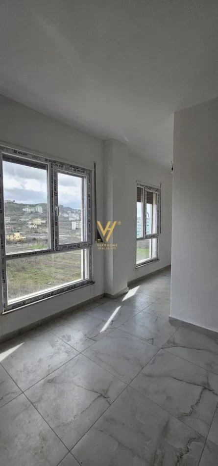 Tirane, shitet apartament 1+1+Ballkon Kati 5, 65 m² 78.800 € (GOLEM)