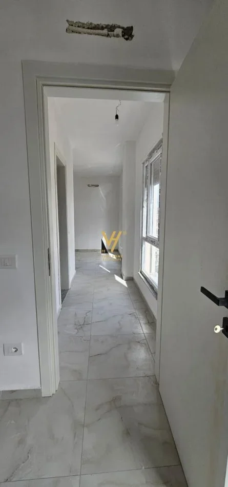 Tirane, shitet apartament 1+1+Ballkon Kati 5, 65 m² 78.800 € (GOLEM)