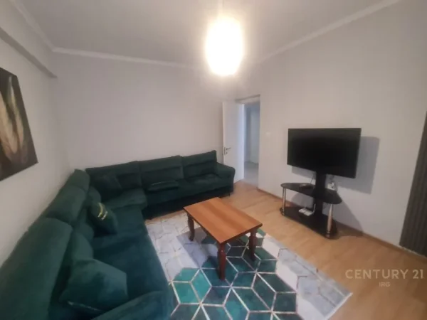 Tirane, jepet me qera apartament 1+1 Kati 2, 70 m² 600 € (Rruga e Durresit)