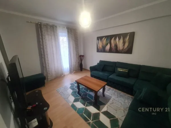Tirane, jepet me qera apartament 1+1 Kati 2, 70 m² 600 € (Rruga e Durresit)