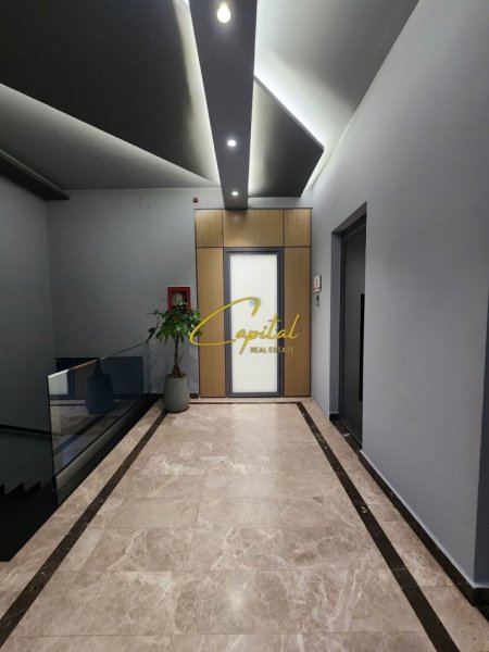 Tirane, jepet me qera zyre Kati 2, 36 m² 470 € (MYSLYM SHYRI)