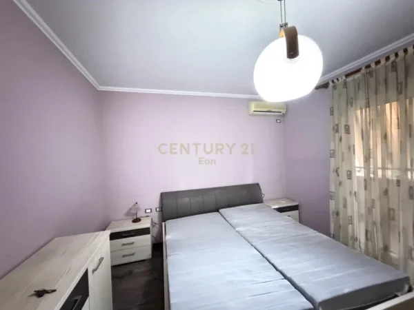 Tirane, jepet me qera apartament 2+1 Kati 6, 120 m² 1.100 € (Air Albania)