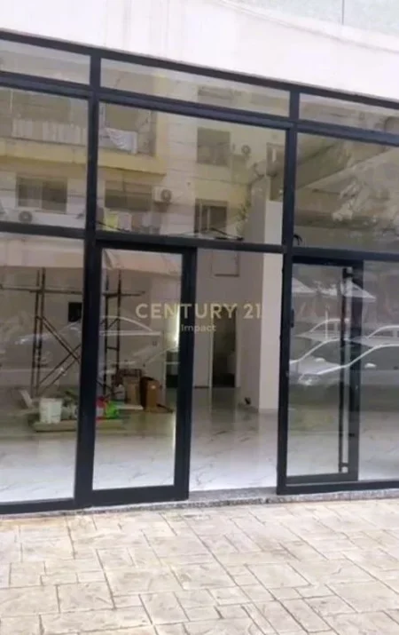Tirane, jepet me qera ambjent biznesi Kati 0, 136 m² 1.500 € (21 Dhjetori)
