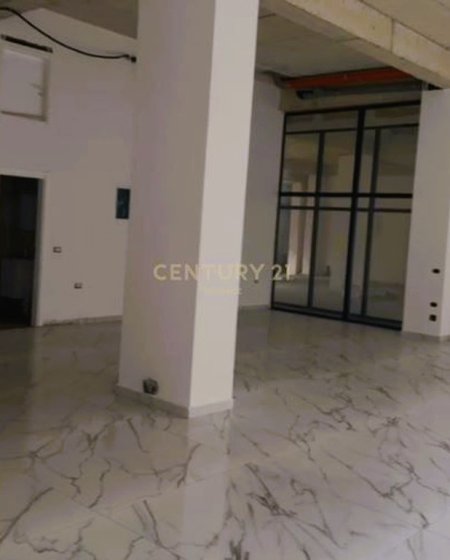 Tirane, jepet me qera ambjent biznesi Kati 0, 136 m² 1.500 € (21 Dhjetori)