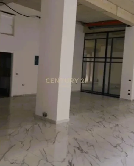 Tirane, jepet me qera ambjent biznesi Kati 0, 136 m² 1.500 € (21 Dhjetori)