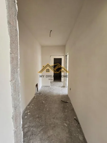 Durres, shitet apartament 2+1 , 106 m² 132.000 € (ish parku sportit)