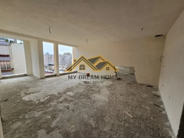 Durres, shitet apartament 2+1 , 106 m² 132.000 € (ish parku sportit)