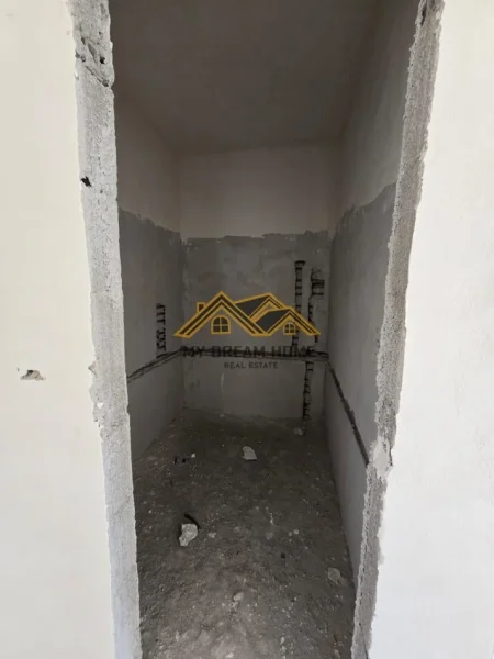 Durres, shitet apartament 2+1 , 106 m² 132.000 € (ish parku sportit)