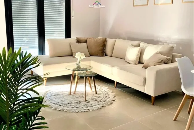 Tirane, jepet me qera apartament 1+1 Kati 10, 68 m² 520 € (Rruga Kongresi i Manastirit)