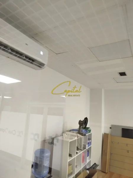 Tirane, jepet me qera zyre Kati 2, 54 m² 600 € (21 DHJETORI)