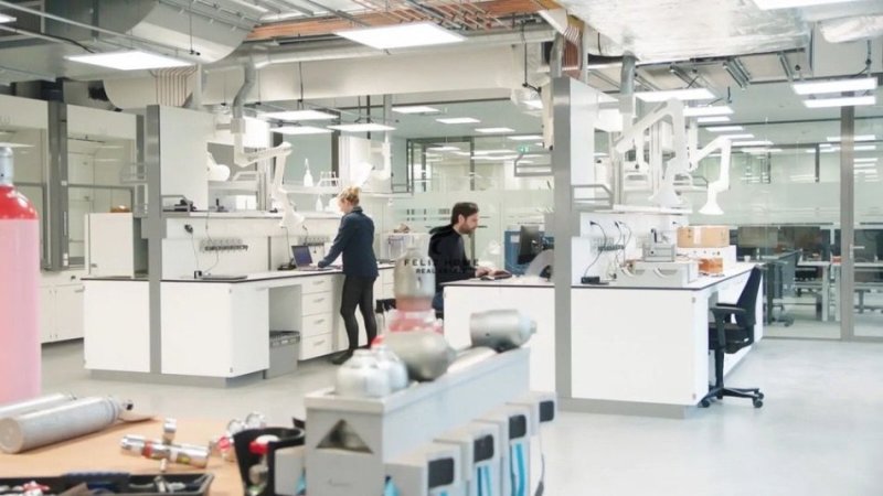 Tirane, jepet me qera ambjent biznesi Kati 0, 195 m² 6.000 € (SHESHI SKENDERBEJ)