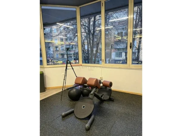 Tirane, shitet ambjent biznesi Kati 1, 120 m² (Bllok)