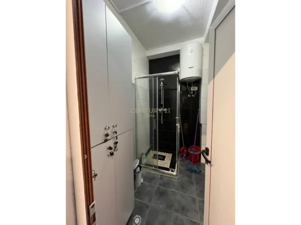 Tirane, shitet ambjent biznesi Kati 1, 120 m² (Bllok)