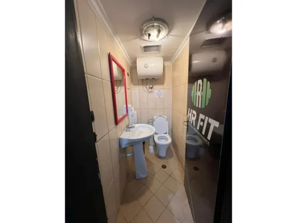 Tirane, shitet ambjent biznesi Kati 1, 120 m² (Bllok)