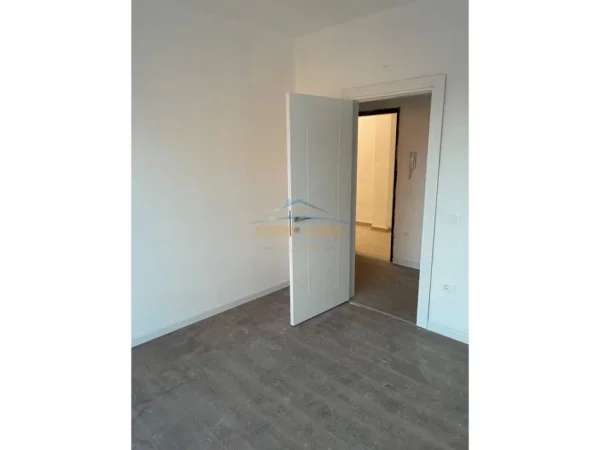 Tirane, shitet apartament 2+1 Kati 6, 94 m² 270.000 € 