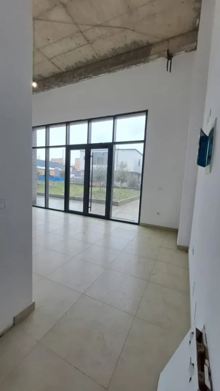 Tirane, jepet me qera Kati 0, 35 m² 500 € (Astir)