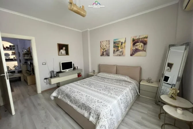 Tirane, jepet me qera apartament 2+1 Kati 8, 85 m² 570 € (Rruga Androkli Kostallari)
